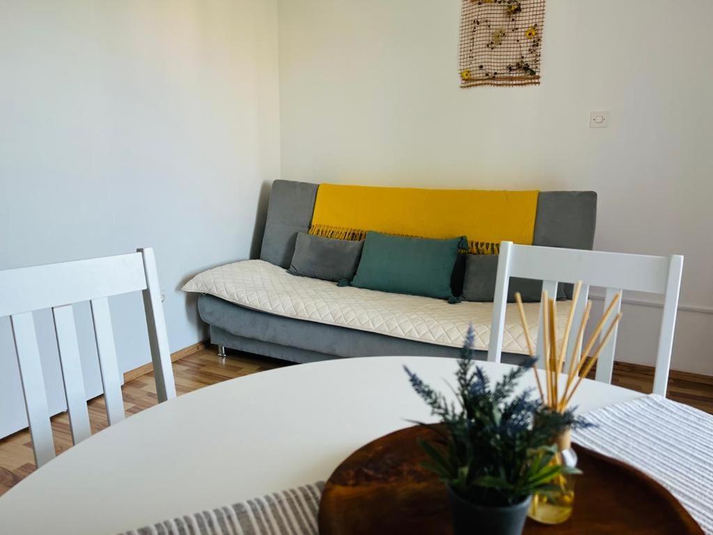 Adela Apartment *