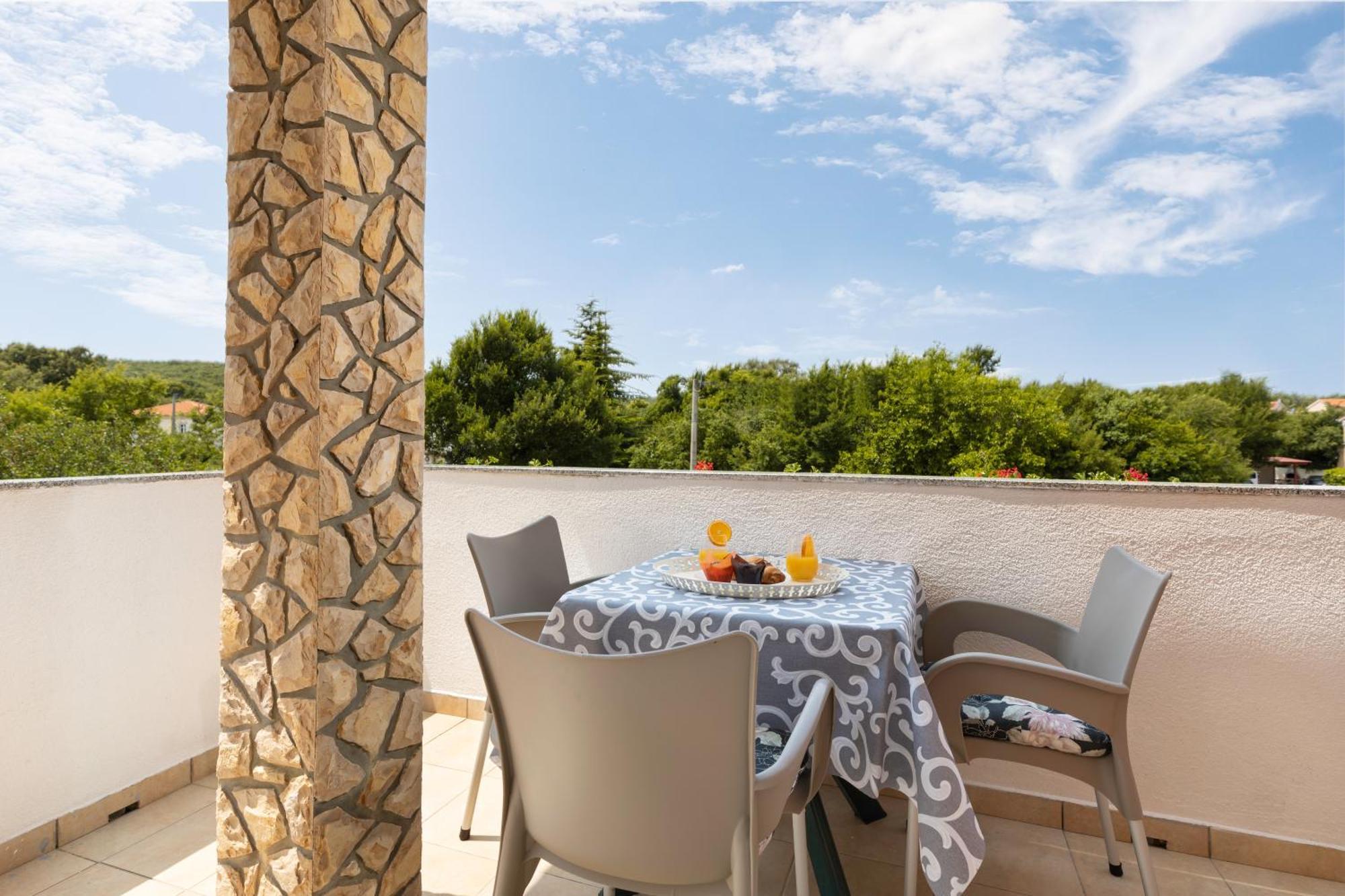Adela Apartamento Polje (Krk)